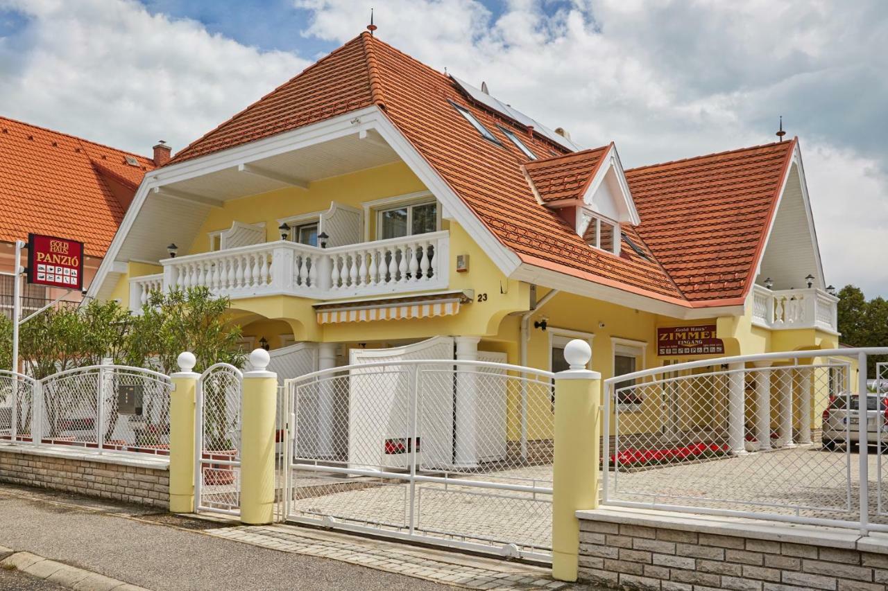 Gold House 4*